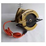 B&D Electric Circular Saw works
