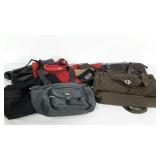 Group of 6 bags, 5 baggallini and 1 unknown