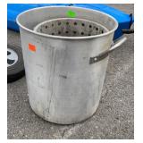 32 quart aluminum pot with basket