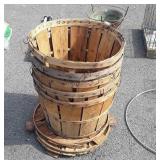 5 fruit baskets with 2 lids