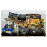 Packaged toys, 10 bags, includes toy army men,