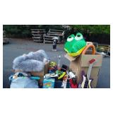 Skid of stuffed animals including a large