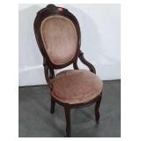 Parlor Hip Chair