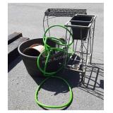 Garden lot: 2 metal plant stand, plastic