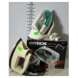 2 Clothes steam irons - 1 Black&Decker Light 