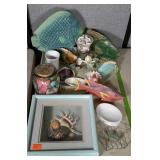 Bathroom decor - Fish figures, seashells, jar of