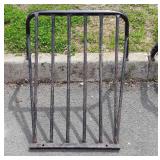 Wall mount barn hay feeder
