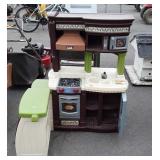 Kids kitchen play set