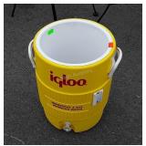 Igloo water cooler, missing lid