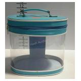 Zippered storage container