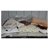 Bedding. King size goose print comforter, queen