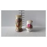 2 Sugar / powder shakers