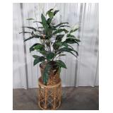 Rattan Plantstand with everlasting plant in