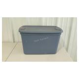 Medium storage tote with lid. 18gallon.