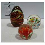 3 glass paperweights