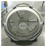 Windmachine 3-speed fan,  working, needs a bath