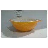 Pyrex mixing bowl, 10 inch diameter
