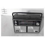 Four way dual power vintage radio