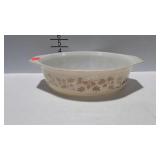 Pyrex 2-1/2 qt oval casserole dish with acorn &