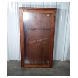 Cedar gun cabinet with glass door, does hold six