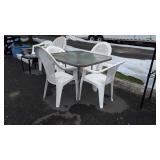 5pc mismatched Outdoor Table Set, 38" glass top