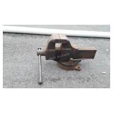 Columbian Bench Vise, 4.5" jaws, swivel vise.