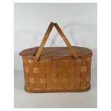 Large picnic basket with hinged lid, 10" x 11" x