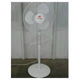 Pelonis floor fan, adjustable, 3 speed, works