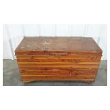 Lane cedar chest, on wheels, 19 x 46 x 26, no