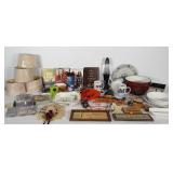 Mixed lot: books, dishes, lamp shades, Halloween