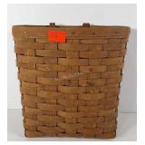 1985 hanging Longaberger basket, needs cleaning