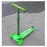 Roller derby brand scooter some damage on left