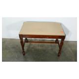 Vanity bench. 23"×14"×17".