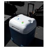 Igloo cube Style Wheeled Cooler, needs cleaned
