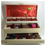 Jewelry box with jewelry