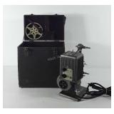 Kodascope eight-90 with case, powers up