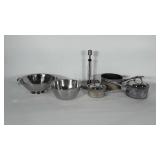 Kitchenwares: stainless steel colander and mixing