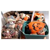 Skid lot: Halloween and autumn decor. This item