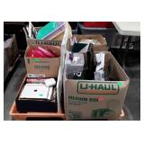 Skid lot of of storage solutions: containers,