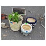 4-Outdoor Decorative Flower Pots, 2 poly 2