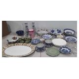Dish lot: Blue Willow pieces, other blue and