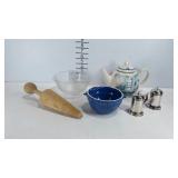 Kitchenwares, Pxney green teapot, Pyrex bowl,