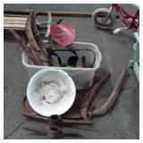 Iron Decorative Accessories lot, cast griddle, 2