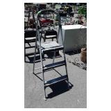 Cosco 28" Project ladder, used still good usable