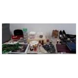 Mixed lot: shoes, tupperware cake storage,