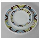 Corelle dinner and appetizer plates, includes