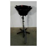 Portable shampoo station, adjustable height