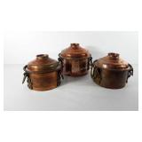 Hammer copper and brass pots with some lids,