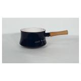 Enameled cast iron cooking pot with wooden handle
