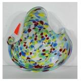 Art glass bowl. Measures 7" across. No chips or